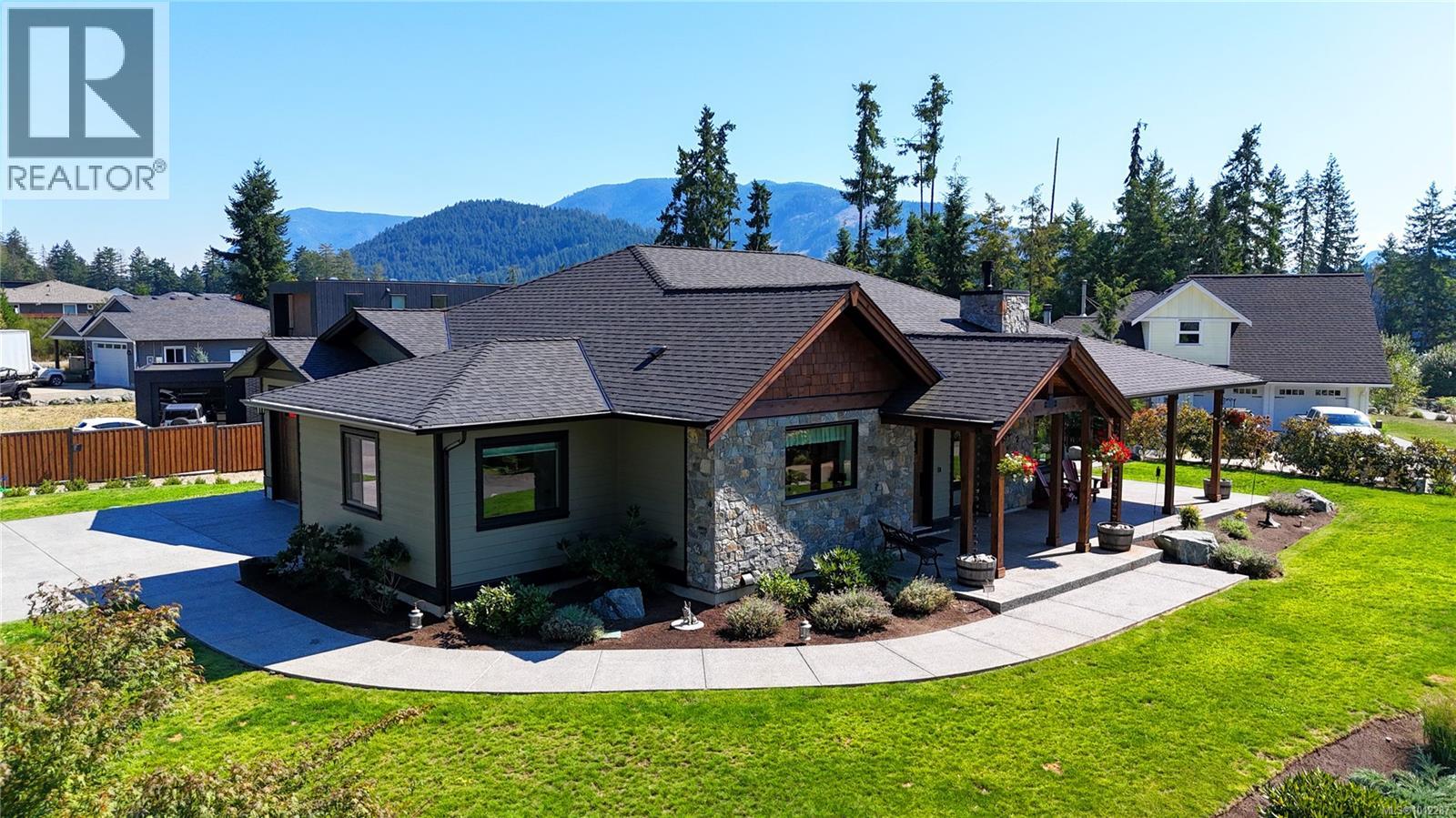 7375 Lakefront Dr, Lake Cowichan, British Columbia