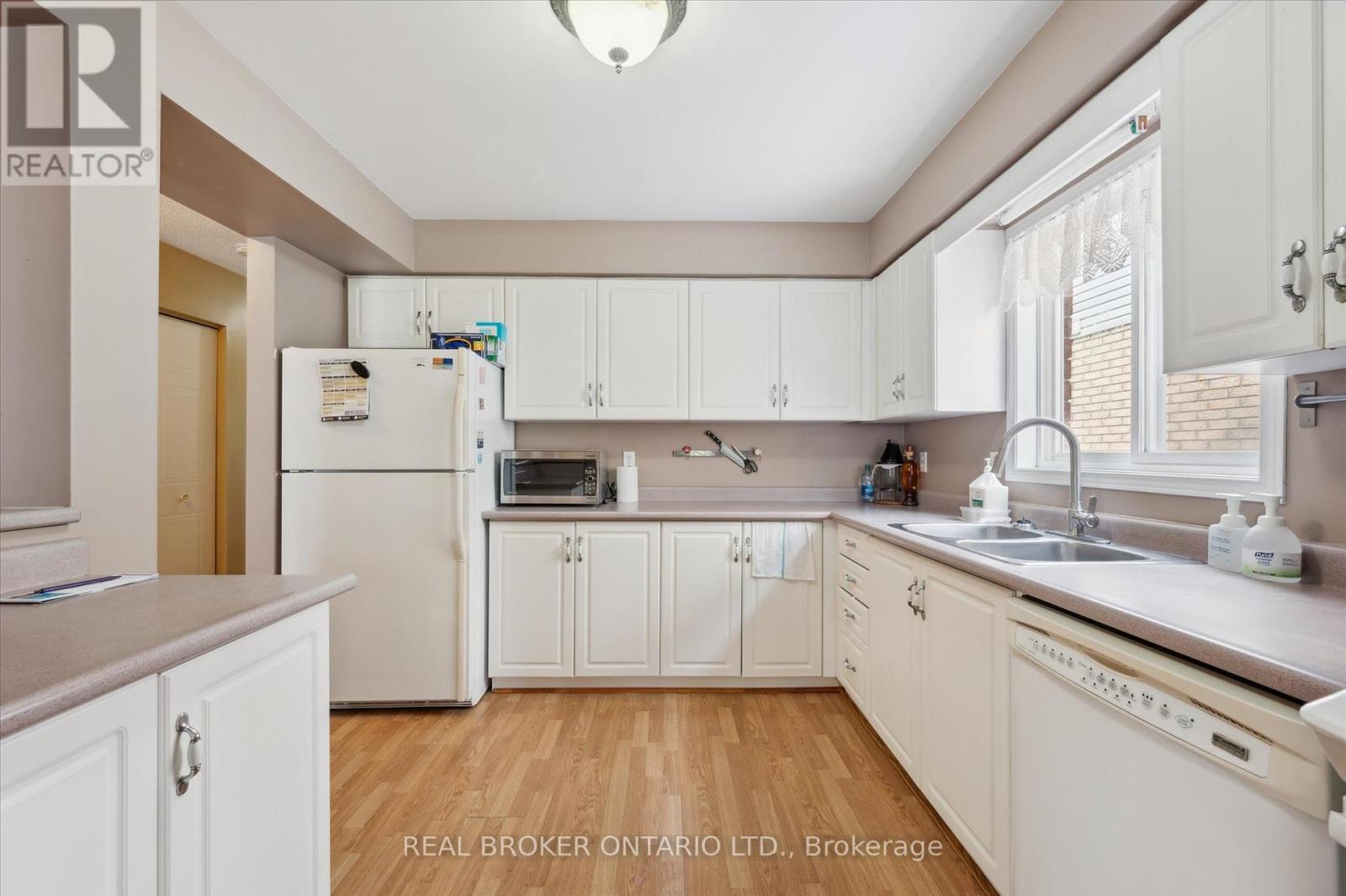 451 Citadel Court, Waterloo, Ontario  N2K 3Y4 - Photo 15 - X12411935