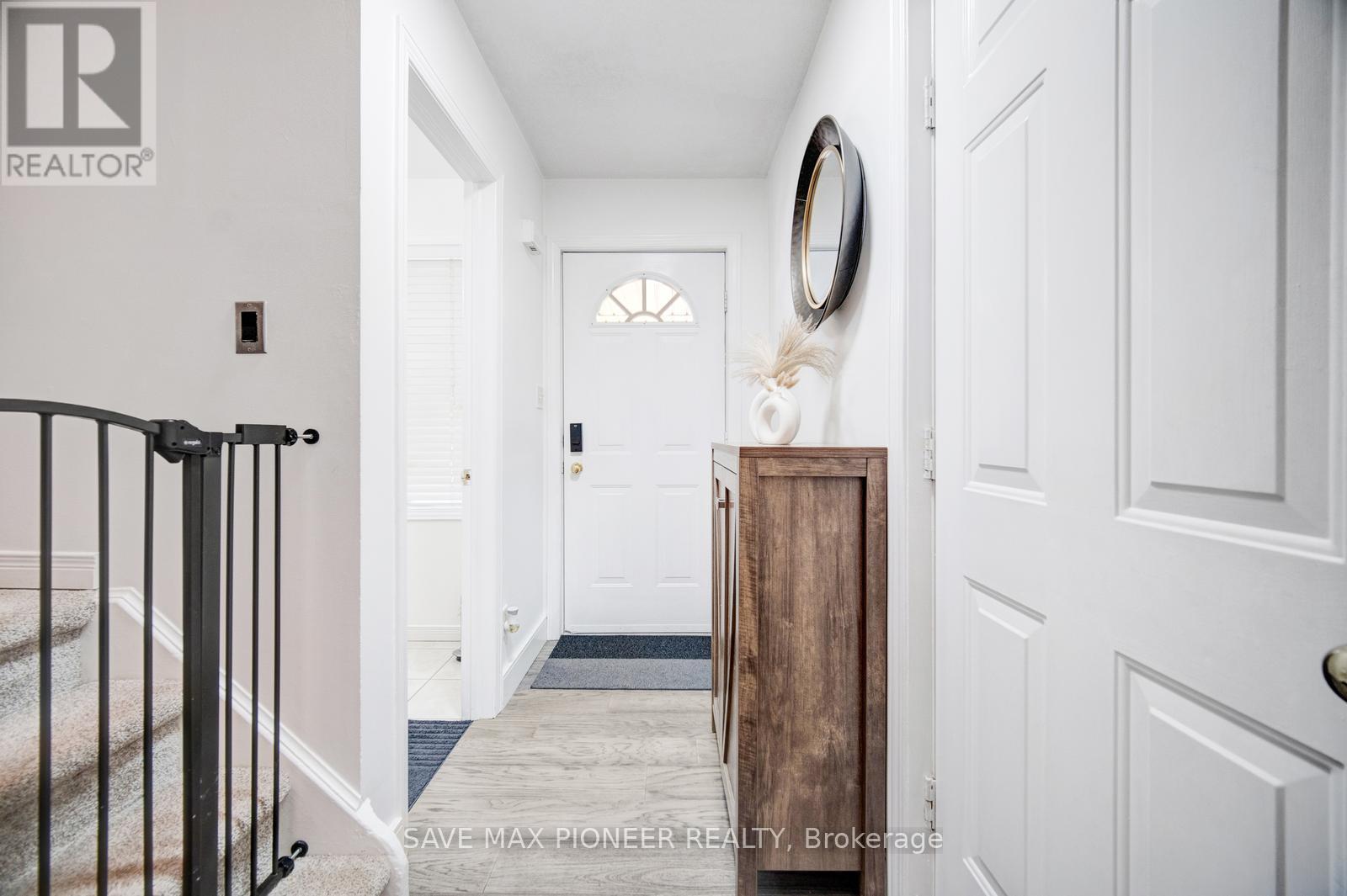 675 Karlsfeld Road, Waterloo, Ontario  N2T 2V3 - Photo 12 - X12437668