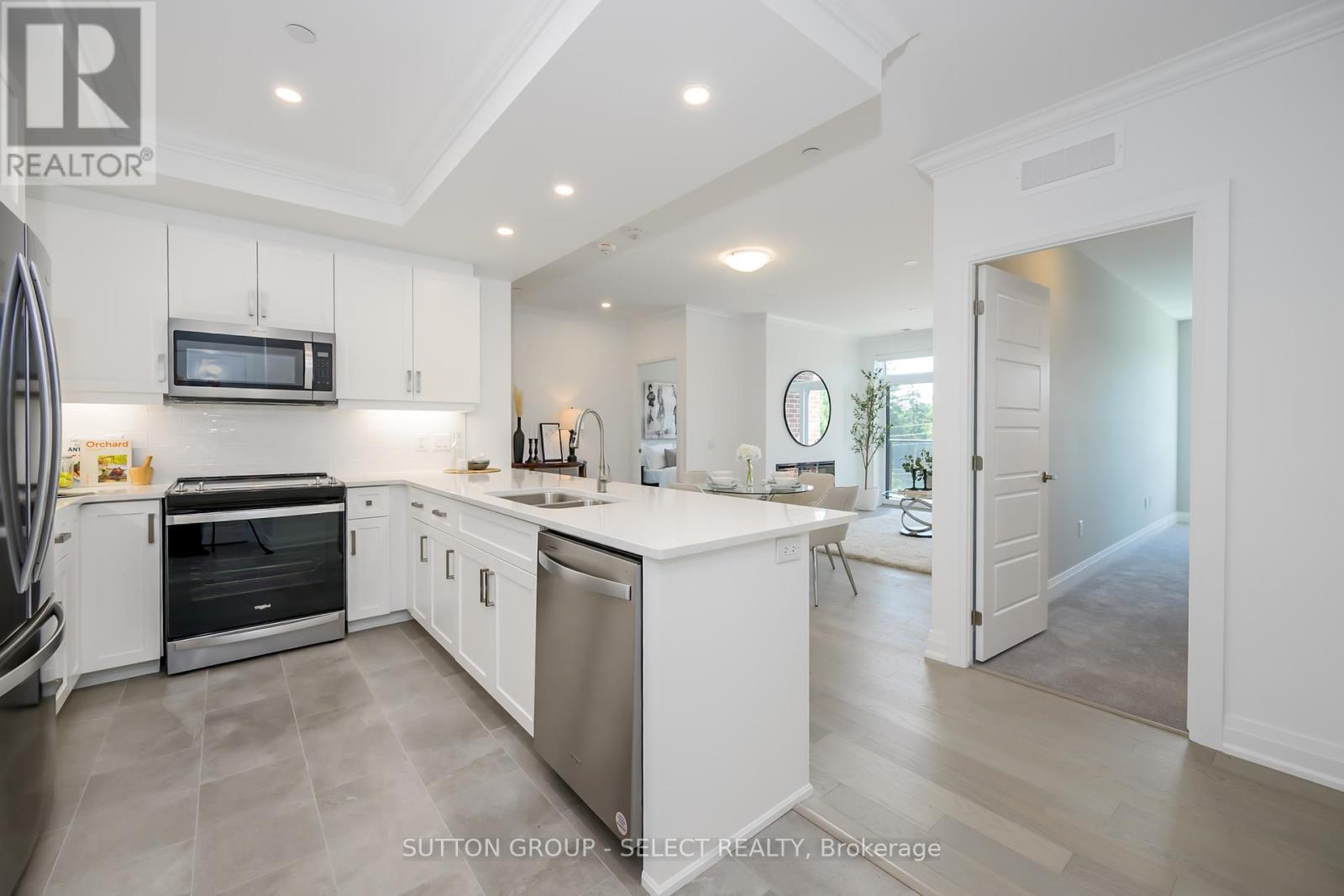 307 - 1975 Fountain Grass Drive, London South (South B), Ontario  N6K 0M3 - Photo 4 - X12438370