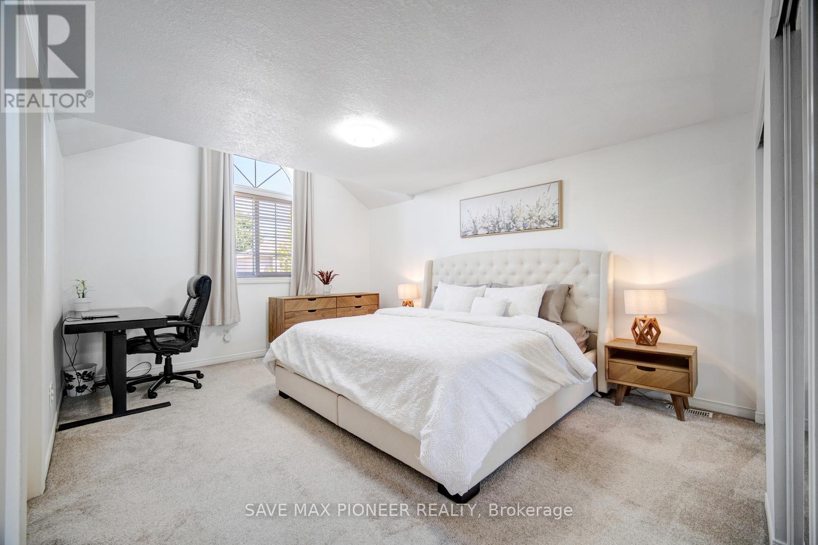 675 Karlsfeld Road, Waterloo, Ontario  N2T 2V3 - Photo 24 - X12437668