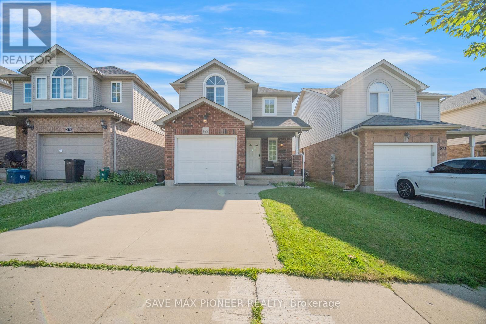 675 Karlsfeld Road, Waterloo, Ontario  N2T 2V3 - Photo 1 - X12437668