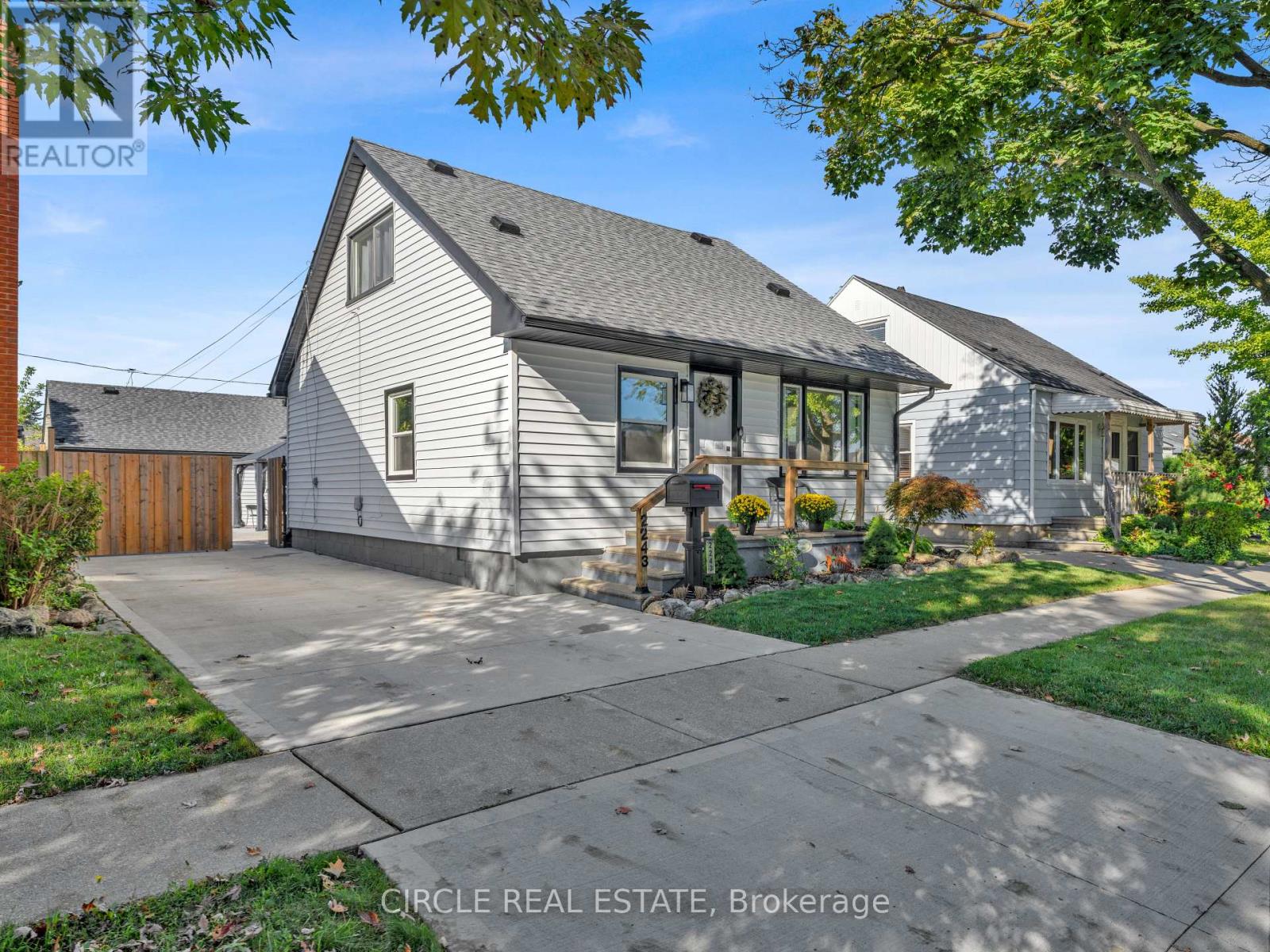 2243 Elsmere Avenue, Windsor, Ontario  N8W 2C7 - Photo 3 - X12437917