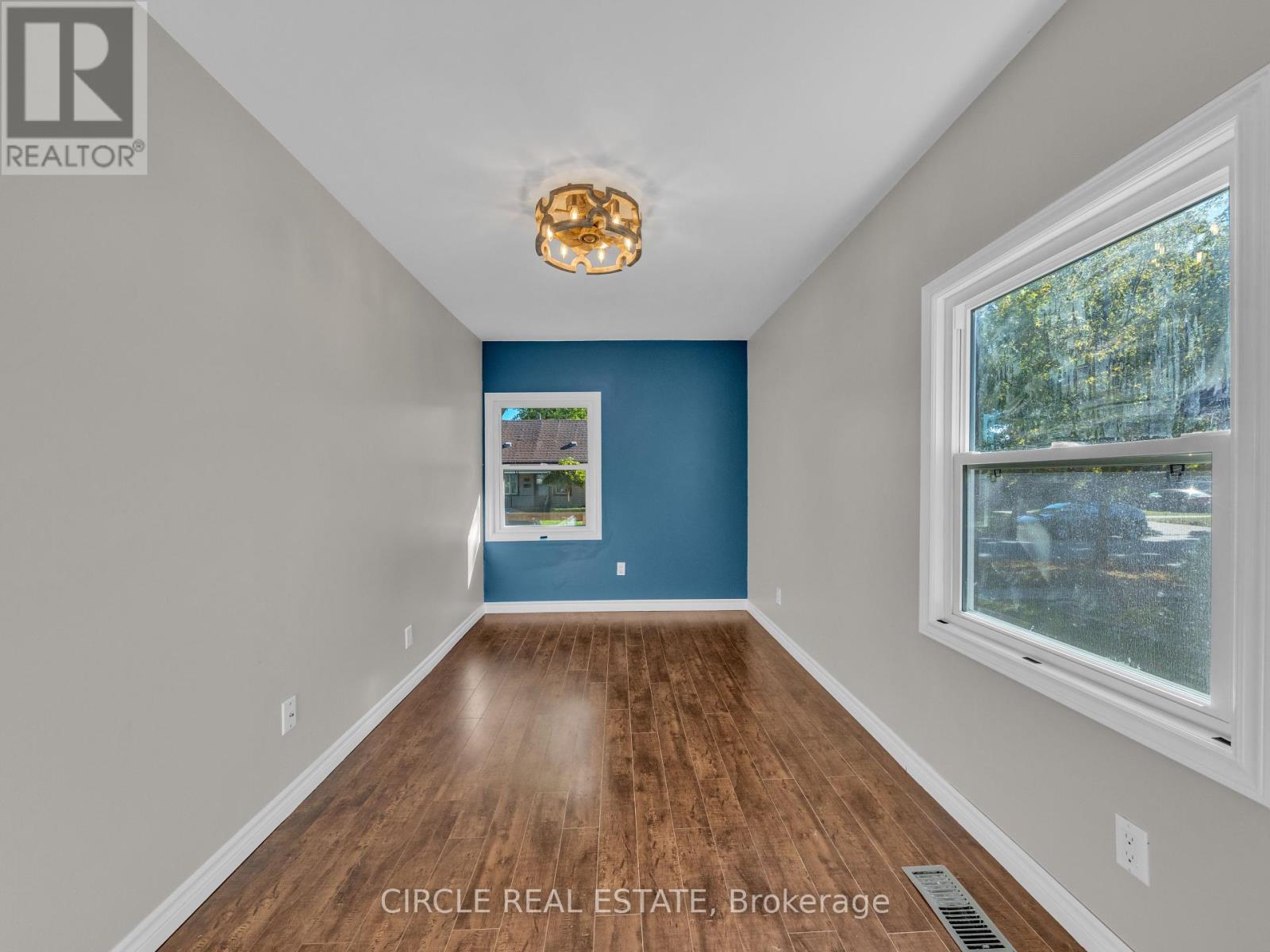 2243 Elsmere Avenue, Windsor, Ontario  N8W 2C7 - Photo 33 - X12437917