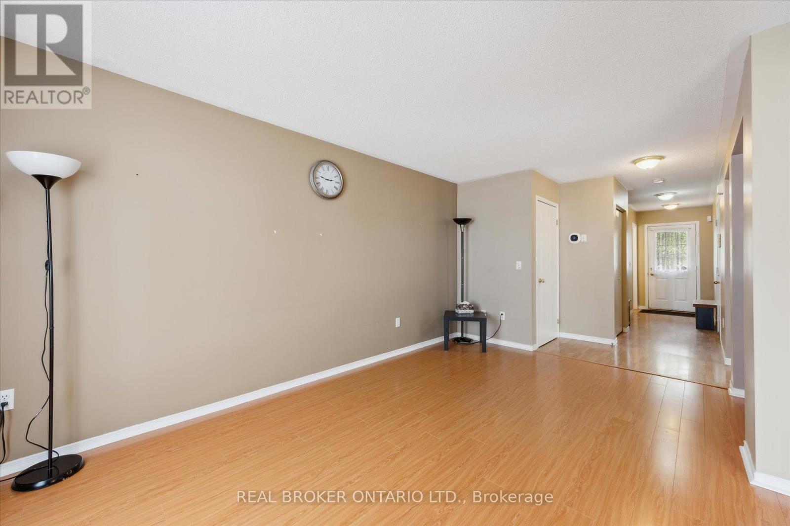 451 Citadel Court, Waterloo, Ontario  N2K 3Y4 - Photo 11 - X12411935