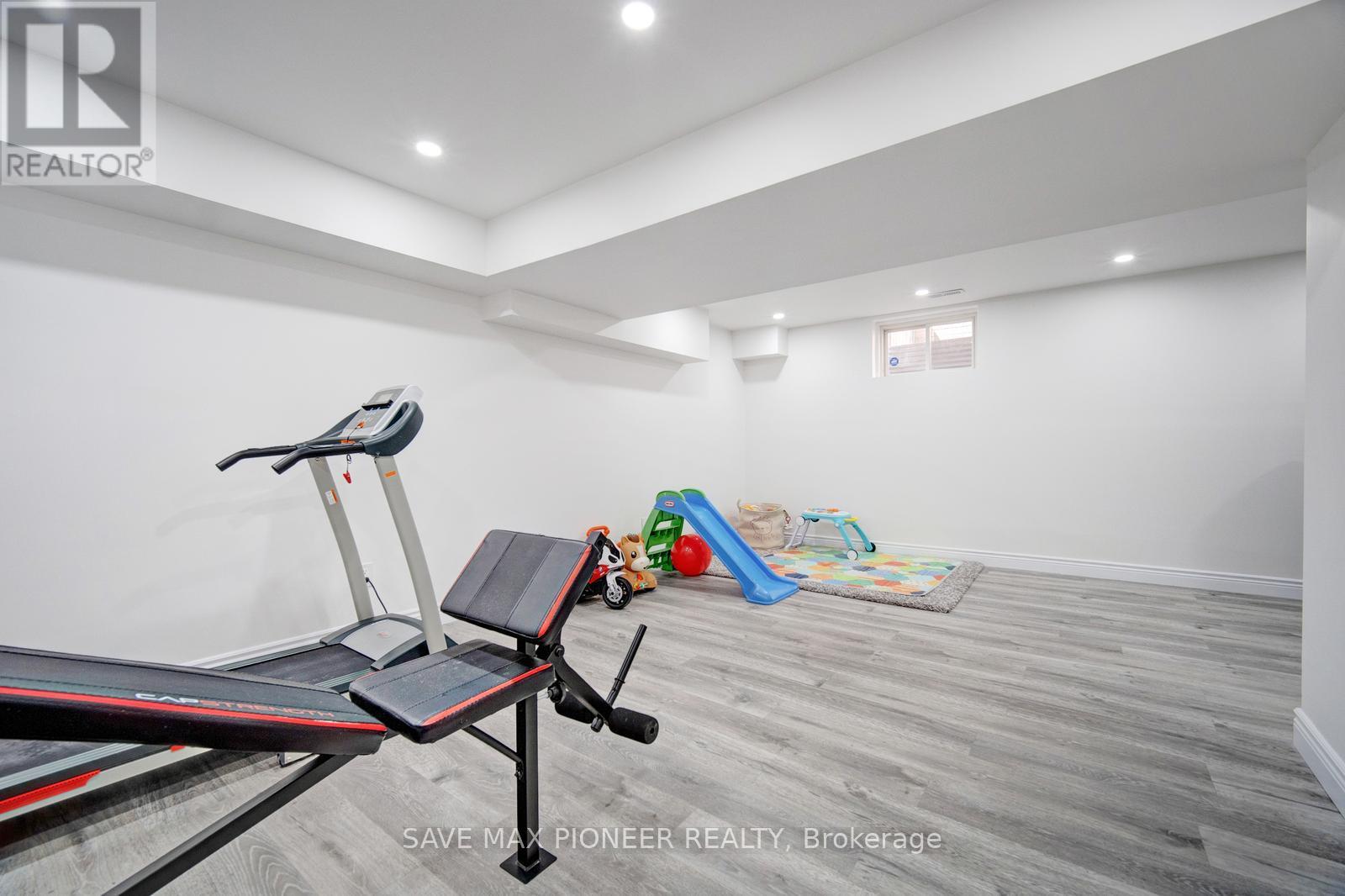 675 Karlsfeld Road, Waterloo, Ontario  N2T 2V3 - Photo 30 - X12437668