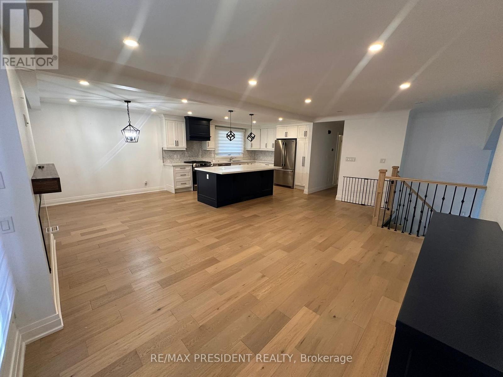 45 Royal Oak Drive, St. Catharines, Ontario  L2N 6K4 - Photo 5 - X12435184