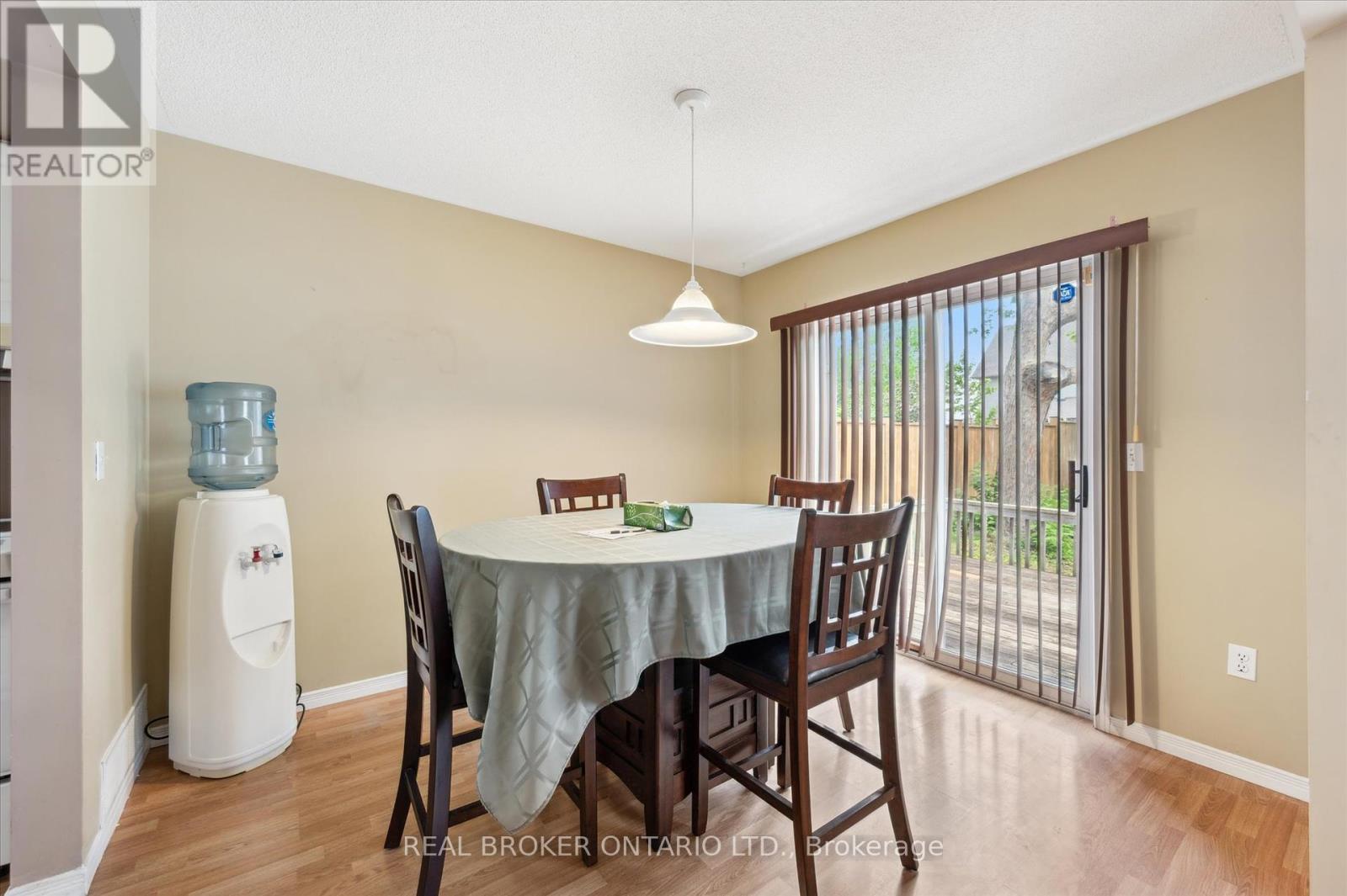 451 Citadel Court, Waterloo, Ontario  N2K 3Y4 - Photo 12 - X12411935