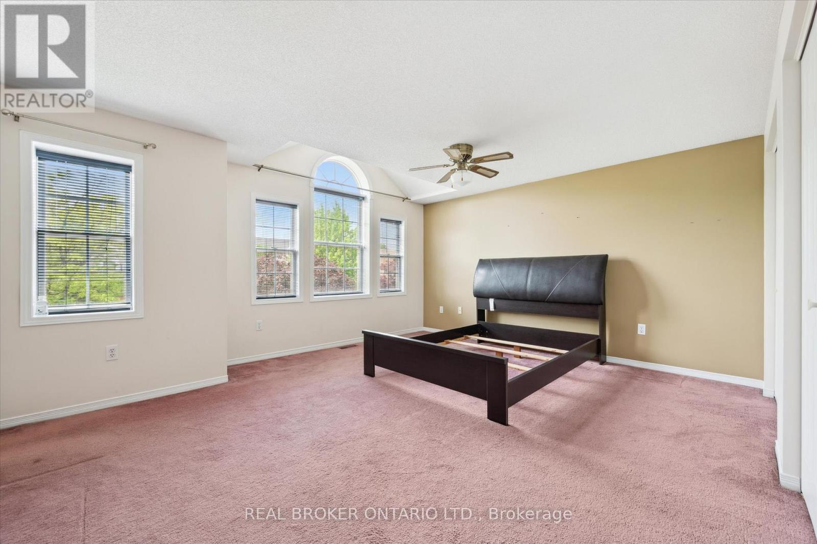 451 Citadel Court, Waterloo, Ontario  N2K 3Y4 - Photo 18 - X12411935