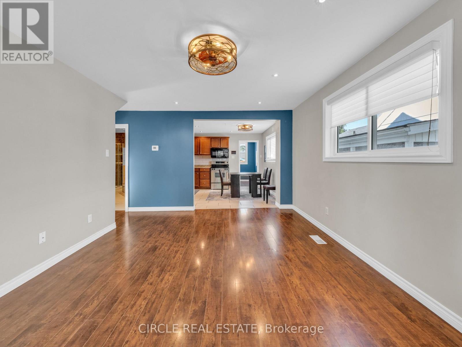 2243 Elsmere Avenue, Windsor, Ontario  N8W 2C7 - Photo 20 - X12437917