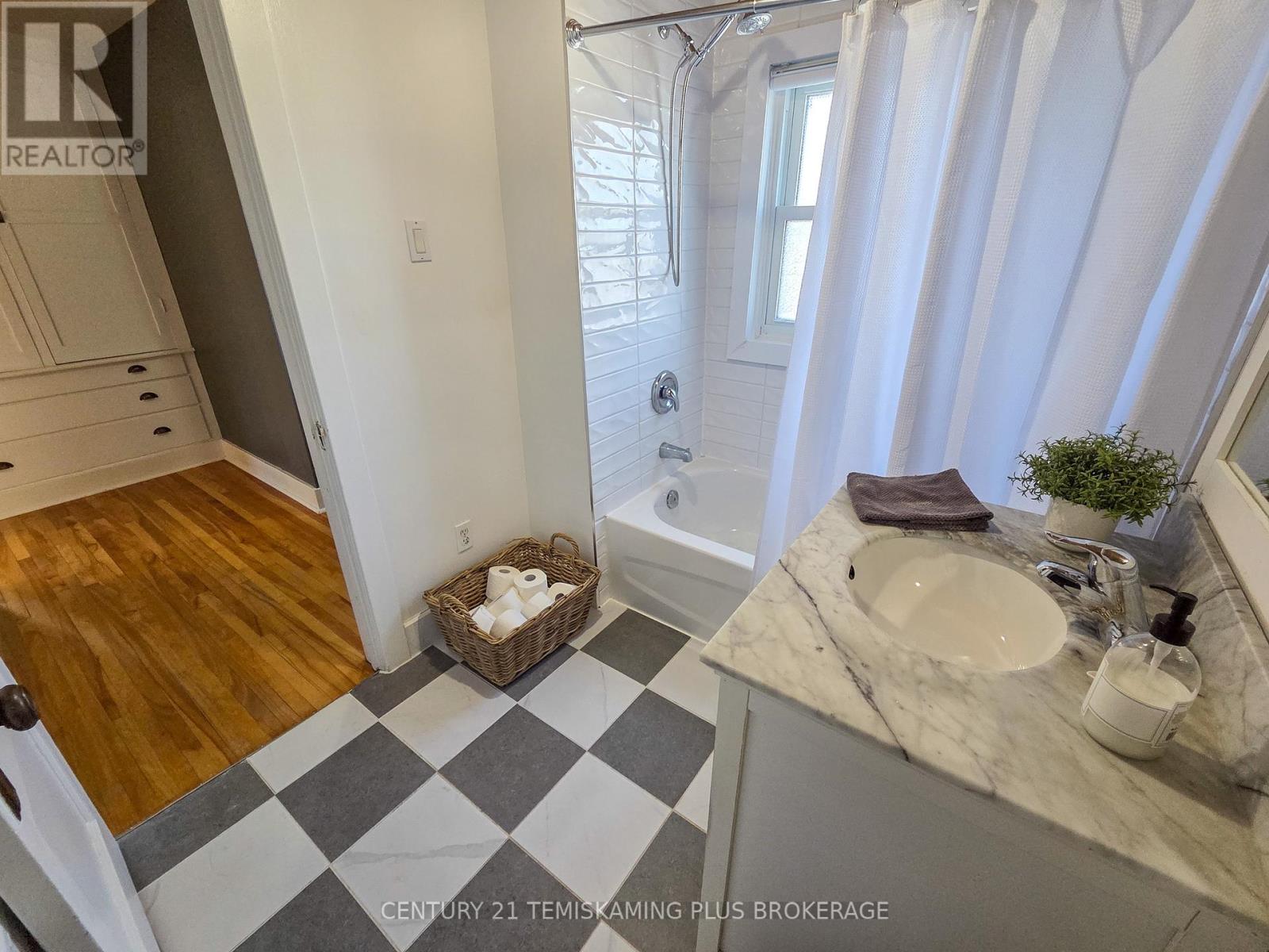 90 Tower Street, Kirkland Lake, Ontario  P2N 1P6 - Photo 19 - T12438419