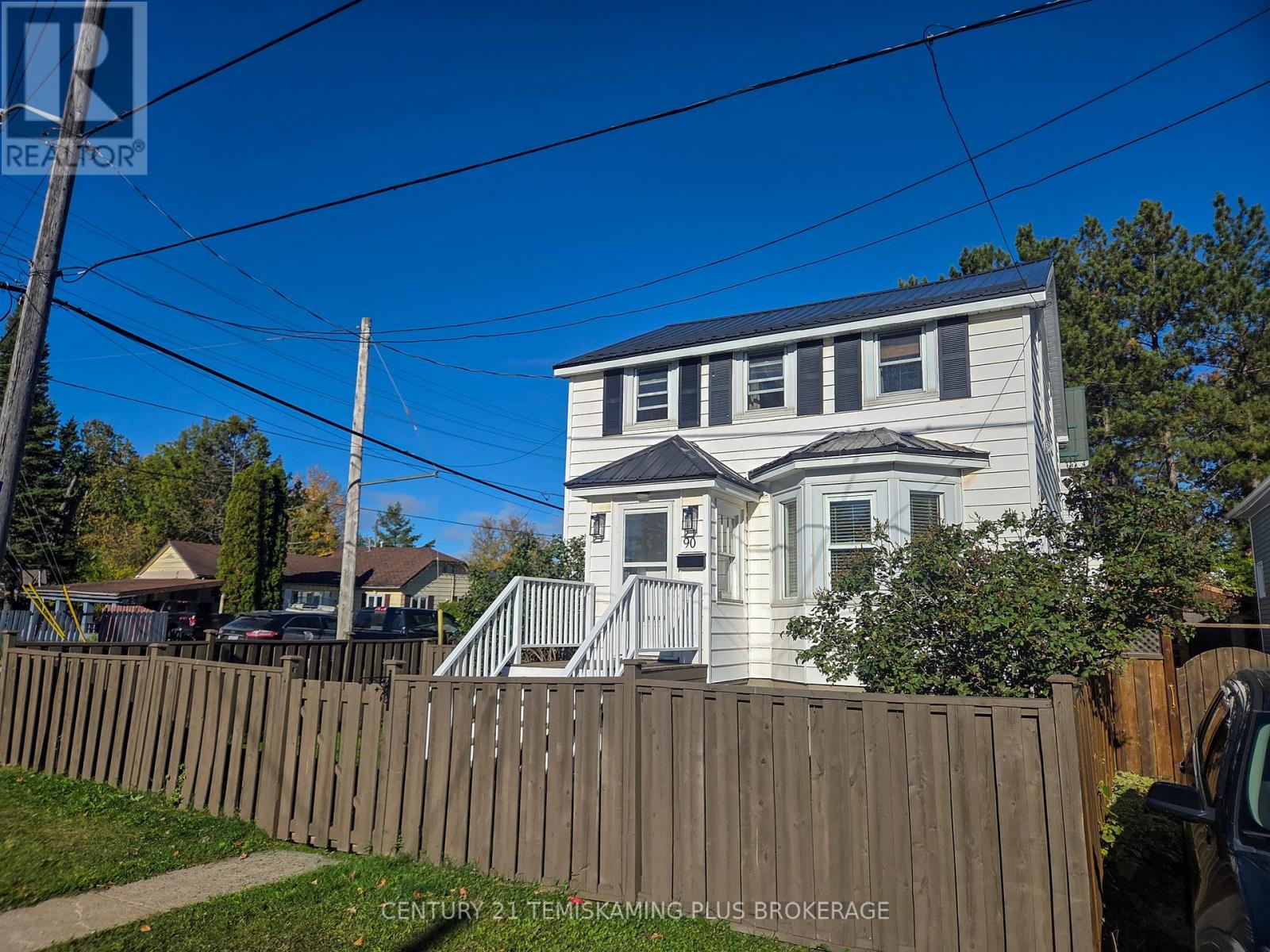 90 Tower Street, Kirkland Lake, Ontario  P2N 1P6 - Photo 2 - T12438419