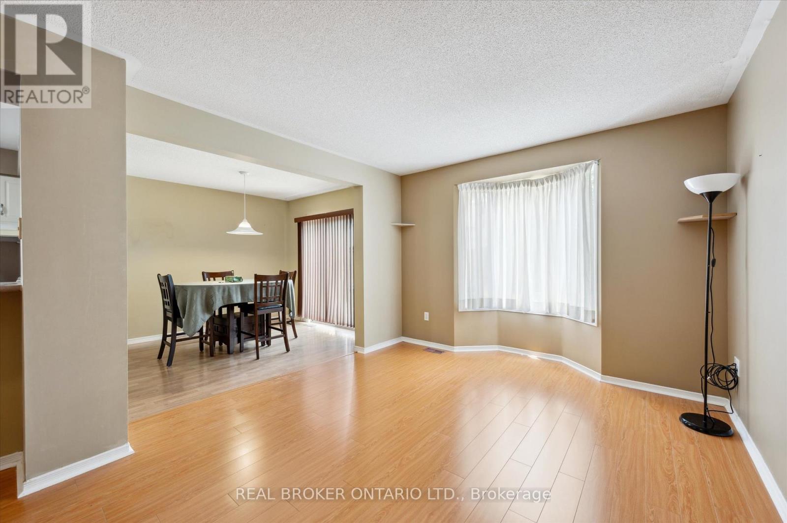 451 Citadel Court, Waterloo, Ontario  N2K 3Y4 - Photo 9 - X12411935