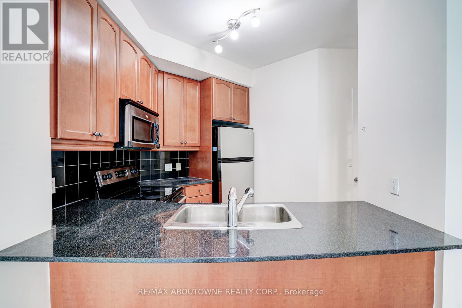 2705 - 90 Absolute Avenue, Mississauga, Ontario  L4Z 0A3 - Photo 10 - W12438175