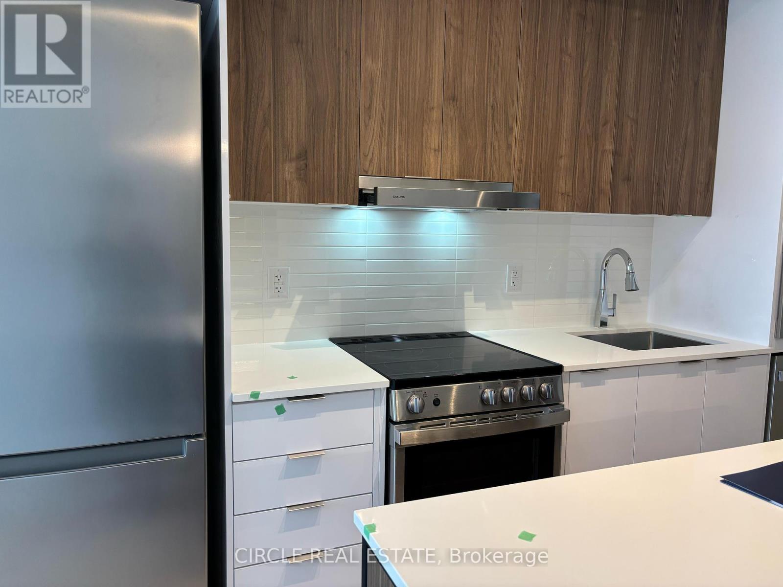 404 - 5105 Hurontario Street, Mississauga, Ontario  L4Z 0C9 - Photo 2 - W12438216