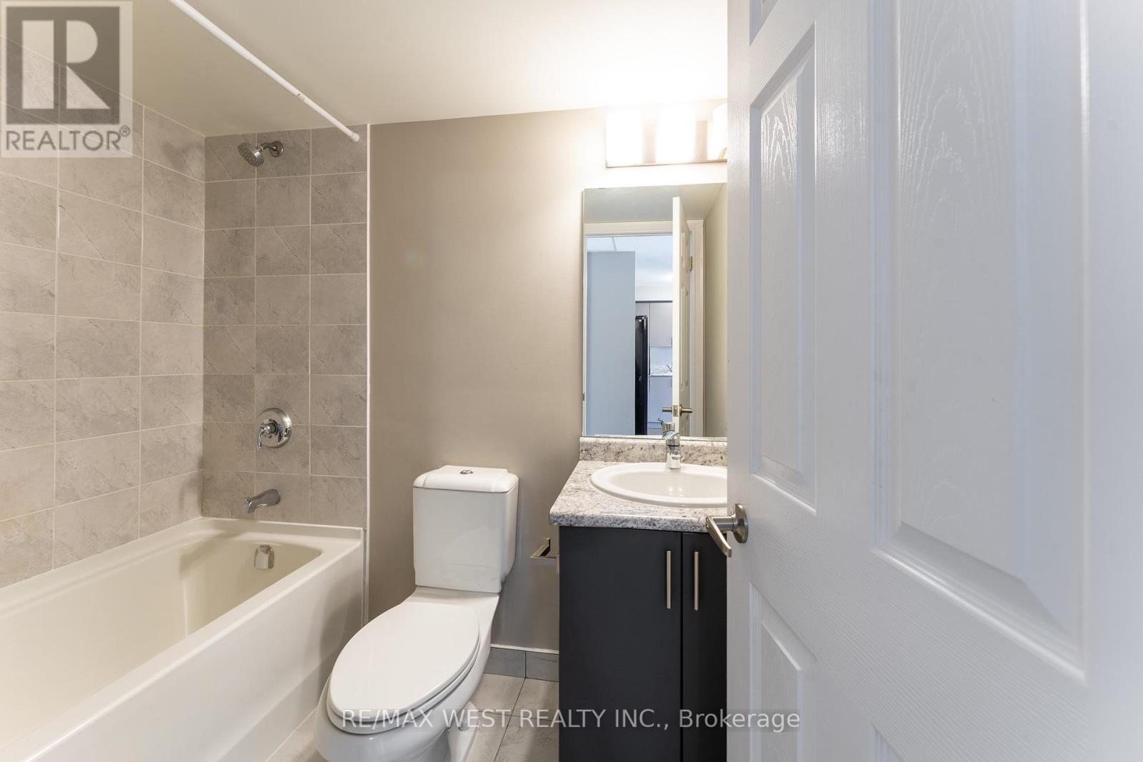 910 - 716 Main Street, Milton, Ontario  L9T 9L9 - Photo 11 - W12438237
