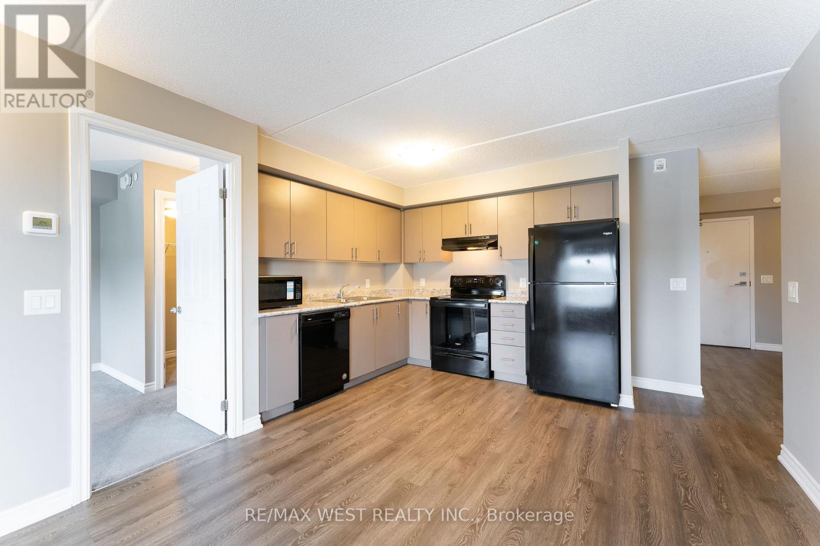 910 - 716 Main Street, Milton, Ontario  L9T 9L9 - Photo 17 - W12438237