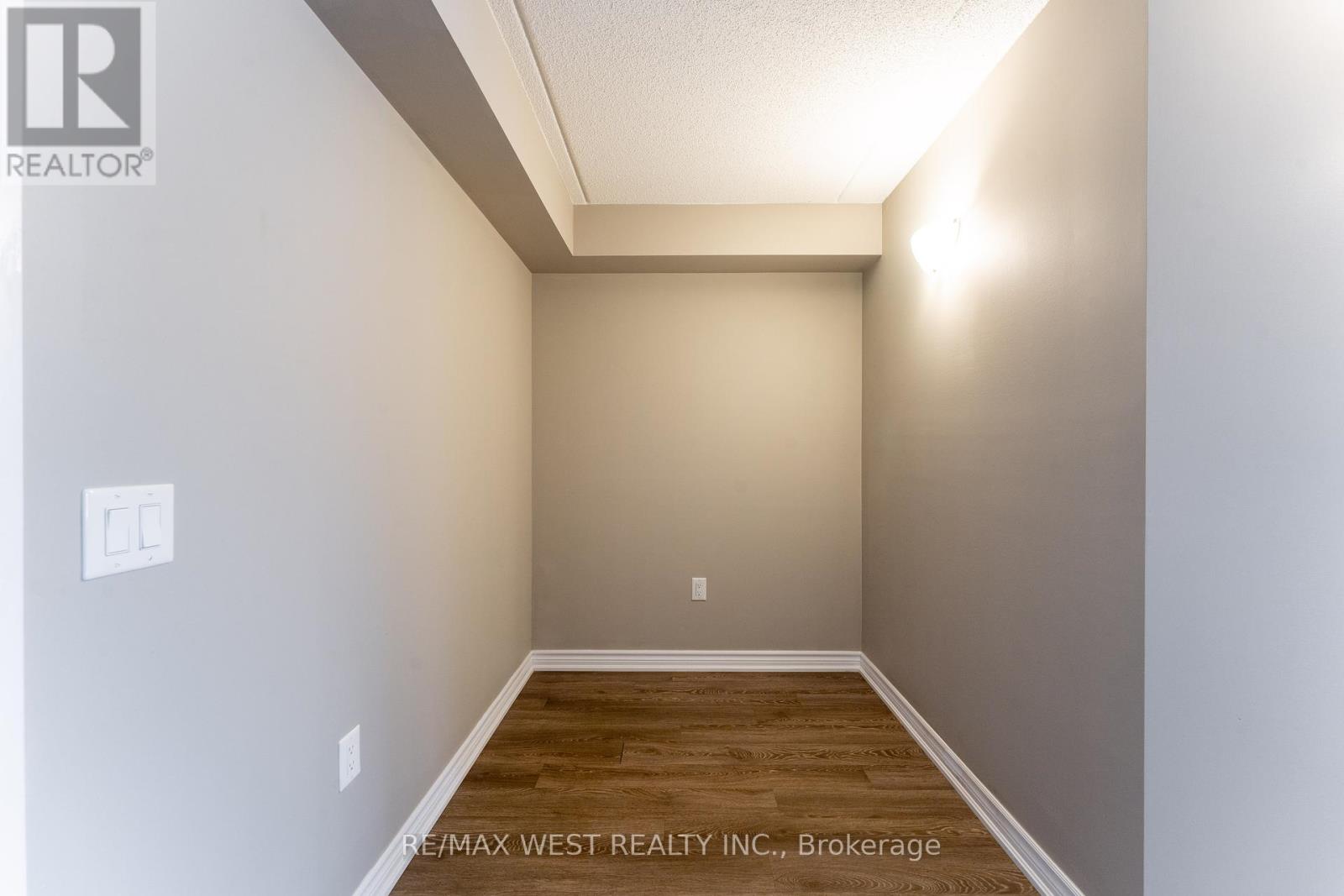 910 - 716 Main Street, Milton, Ontario  L9T 9L9 - Photo 7 - W12438237