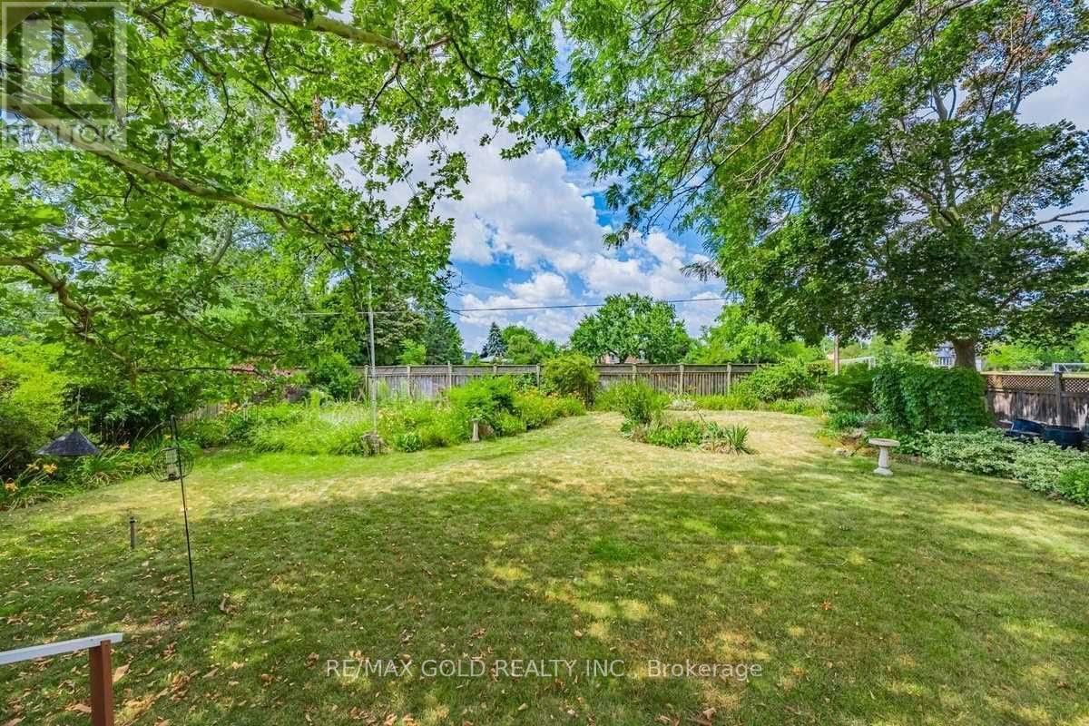 378 Sandlewood Road, Oakville, Ontario  L6L 3S2 - Photo 4 - W12438255