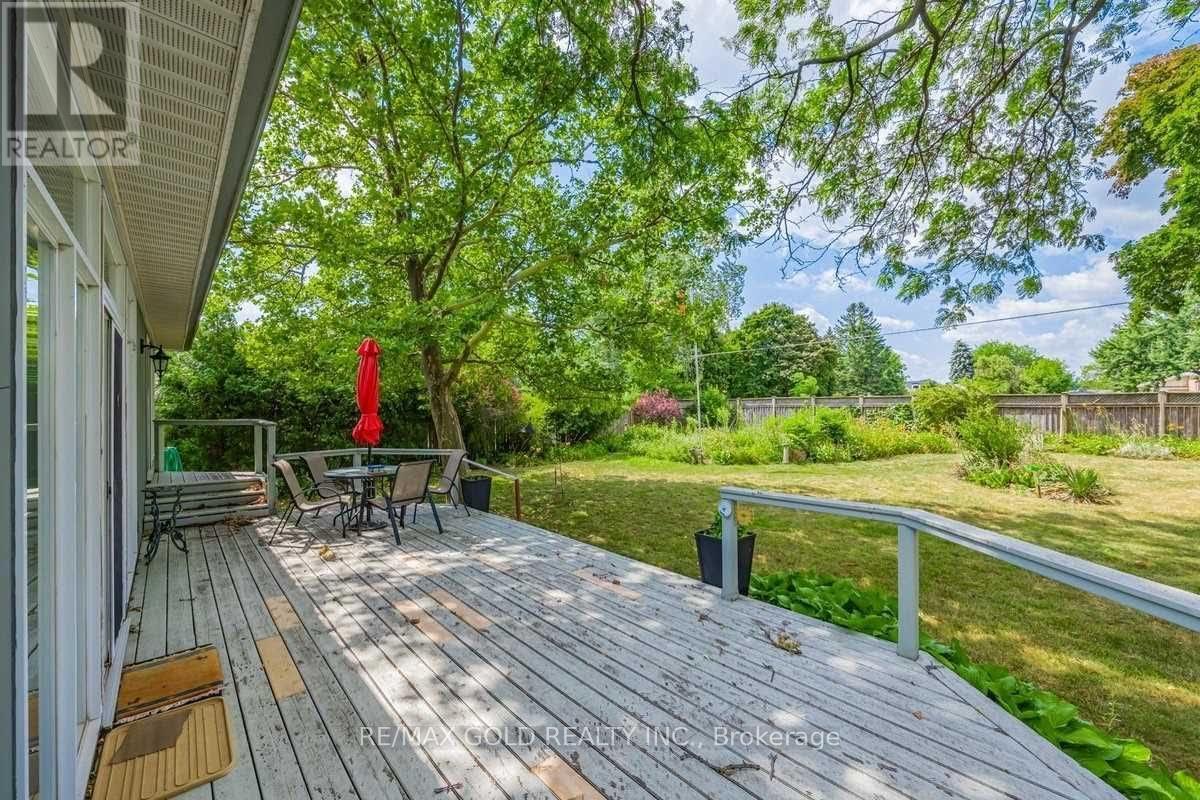 378 Sandlewood Road, Oakville, Ontario  L6L 3S2 - Photo 5 - W12438255