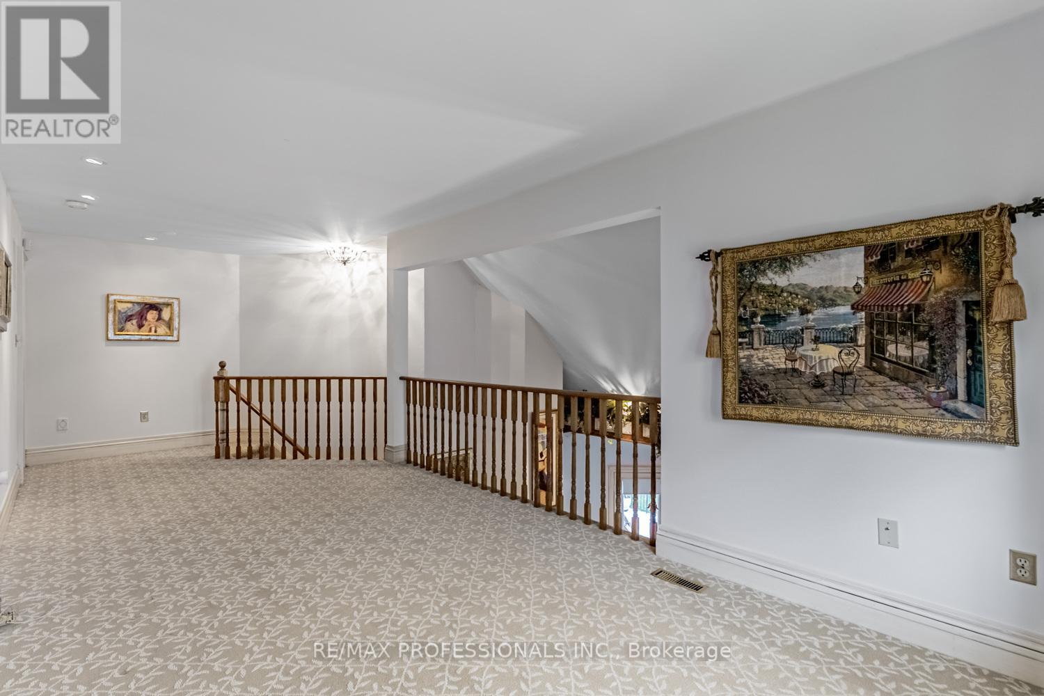 2239 Rosegate Drive, Mississauga, Ontario  L1W 3K3 - Photo 19 - W12438261