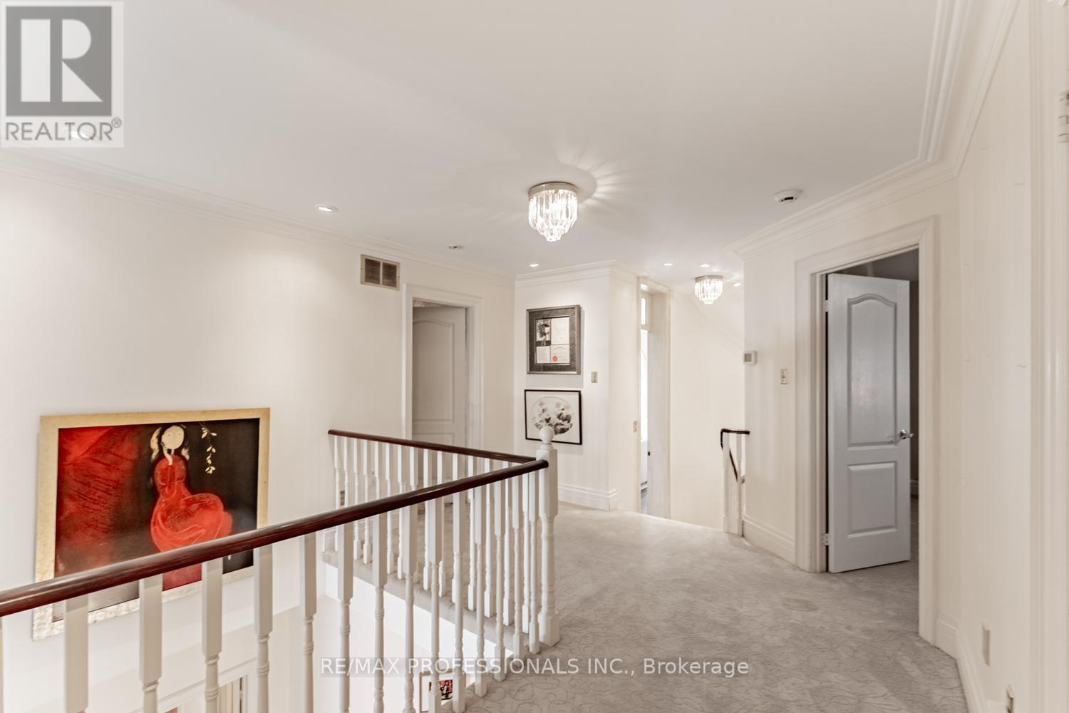 2239 Rosegate Drive, Mississauga, Ontario  L1W 3K3 - Photo 33 - W12438261