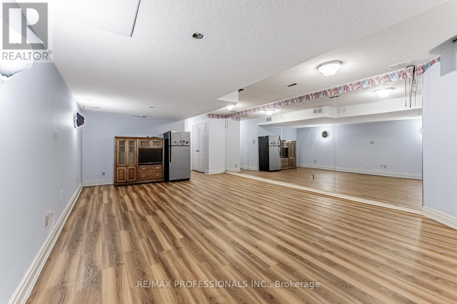 2239 Rosegate Drive, Mississauga, Ontario  L1W 3K3 - Photo 43 - W12438261