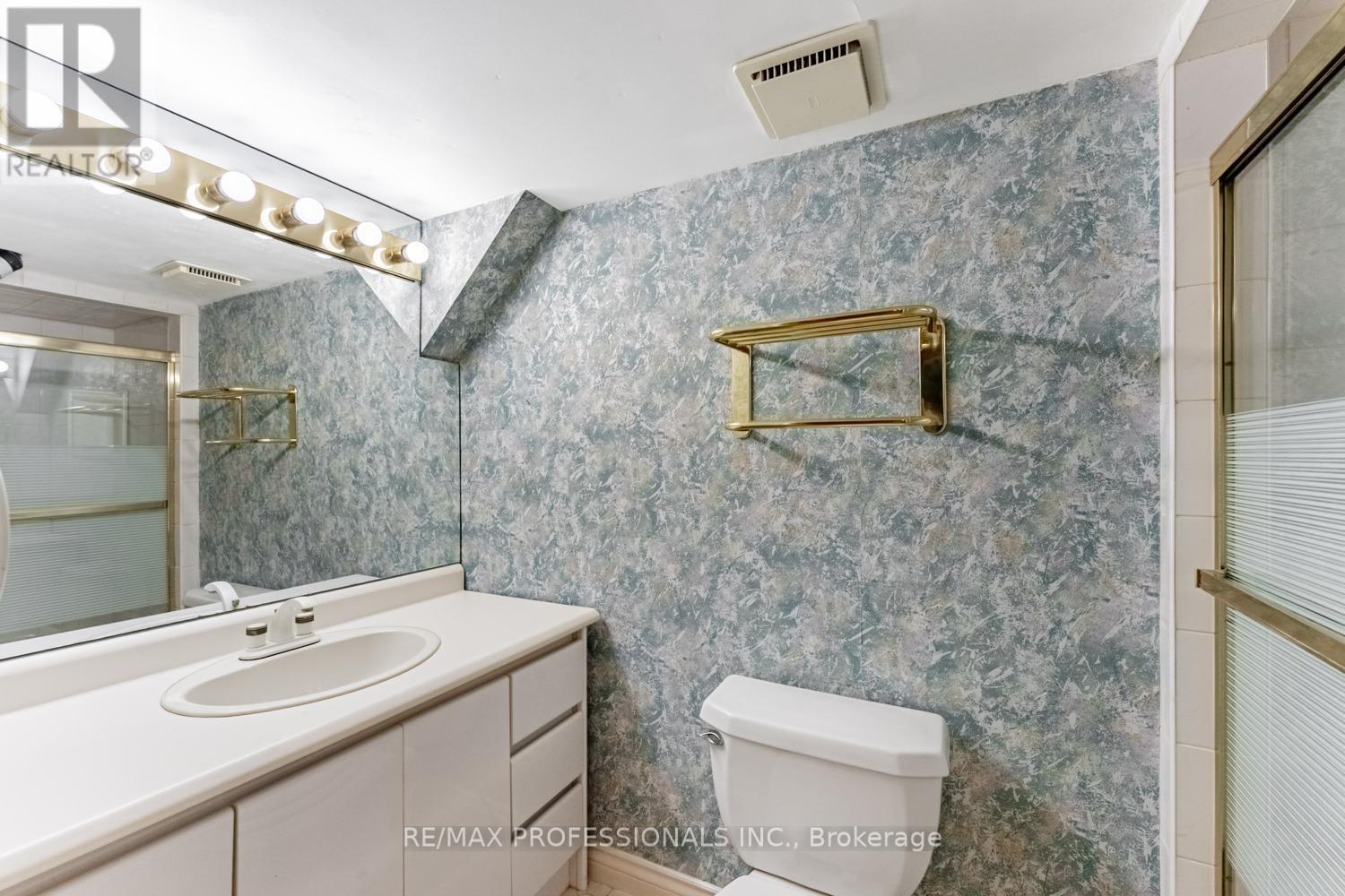 2239 Rosegate Drive, Mississauga, Ontario  L1W 3K3 - Photo 45 - W12438261