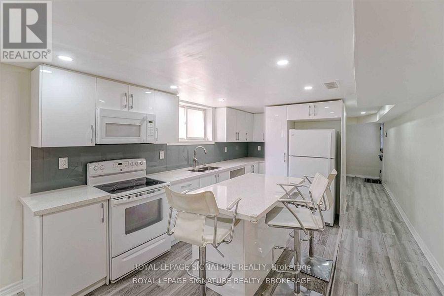 3562 Laddie Crescent, Mississauga, Ontario  L4T 1N1 - Photo 28 - W12438272