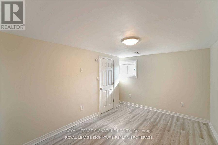 3562 Laddie Crescent, Mississauga, Ontario  L4T 1N1 - Photo 33 - W12438272