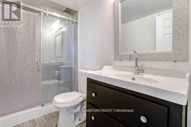3562 Laddie Crescent, Mississauga, Ontario  L4T 1N1 - Photo 35 - W12438272