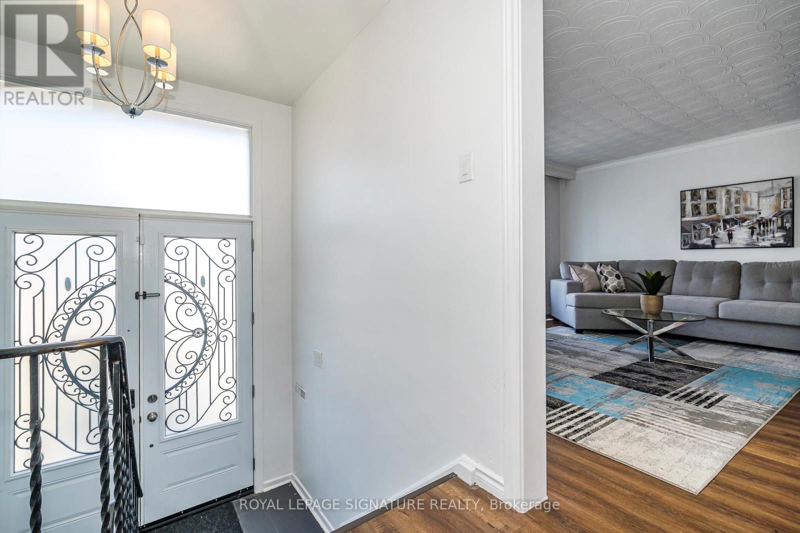3562 Laddie Crescent, Mississauga, Ontario  L4T 1N1 - Photo 7 - W12438272