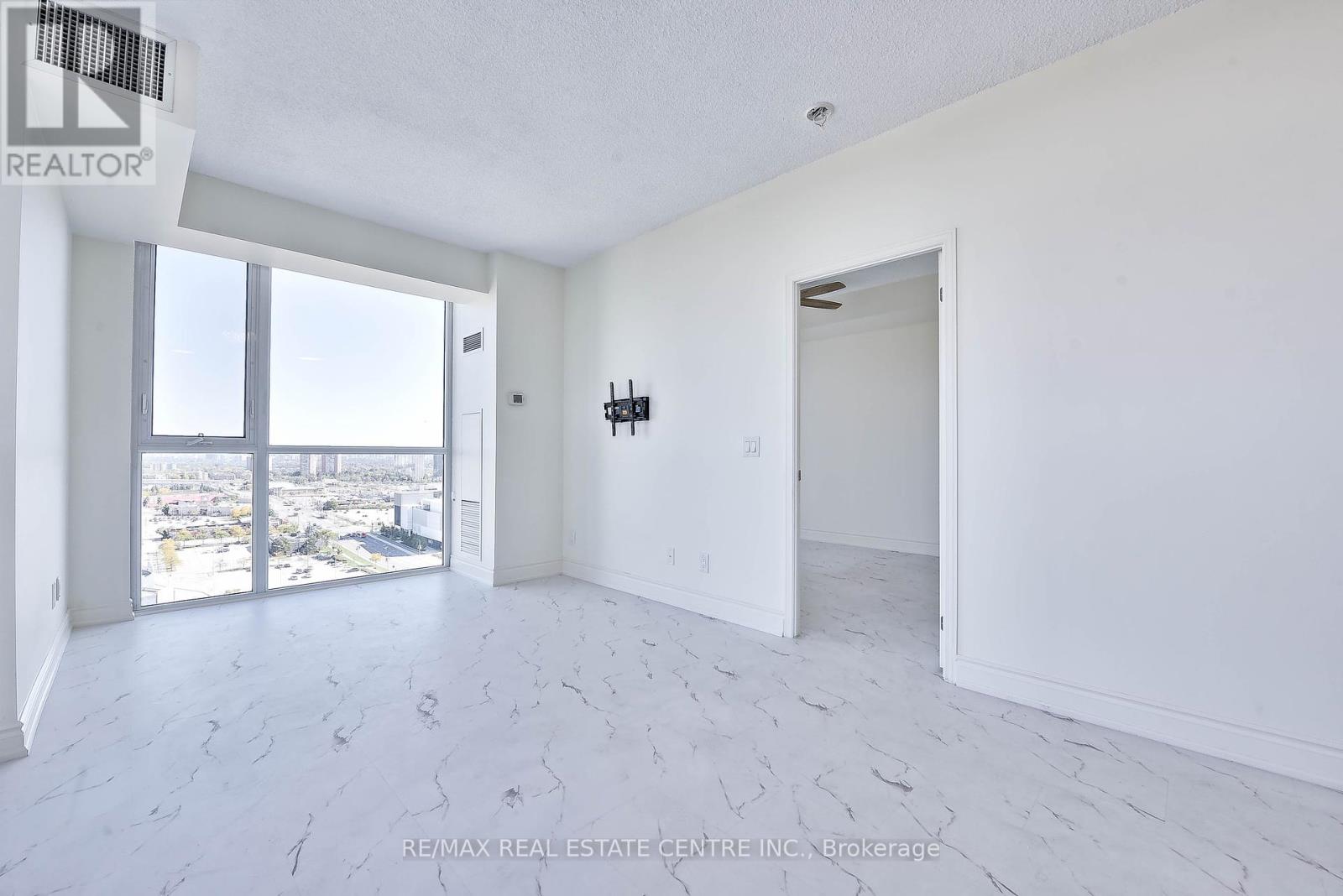2116 - 339 Rathburn Road W, Mississauga, Ontario  L5B 0K6 - Photo 13 - W12438283