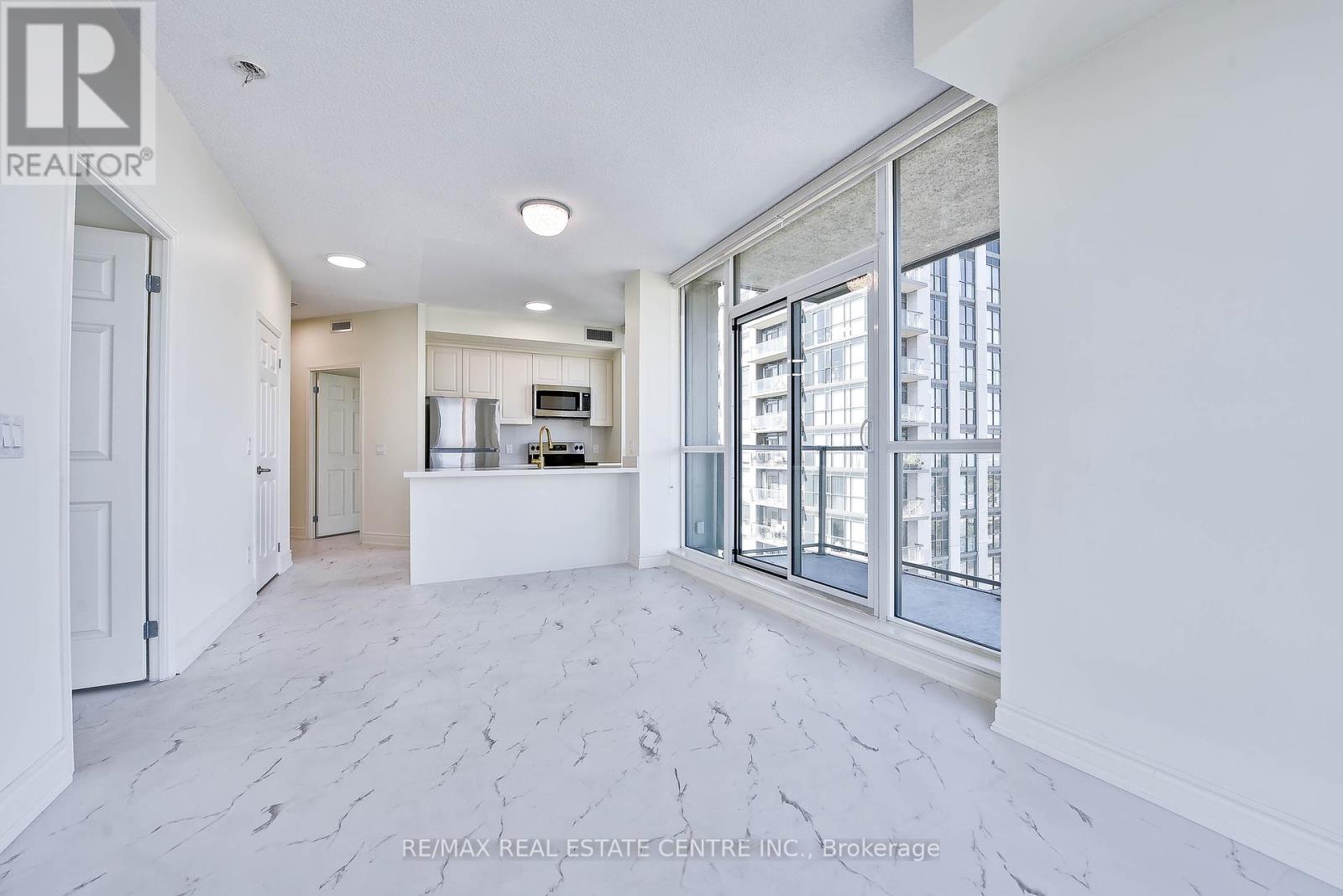 2116 - 339 Rathburn Road W, Mississauga, Ontario  L5B 0K6 - Photo 14 - W12438283