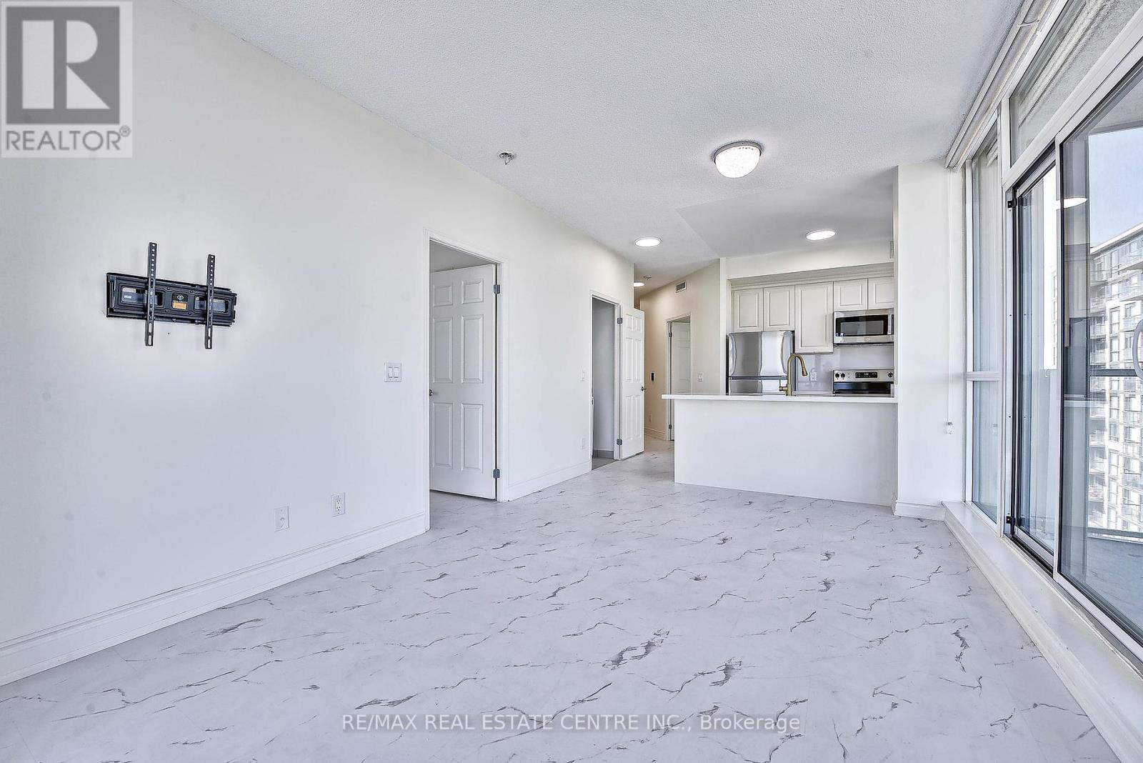2116 - 339 Rathburn Road W, Mississauga, Ontario  L5B 0K6 - Photo 16 - W12438283