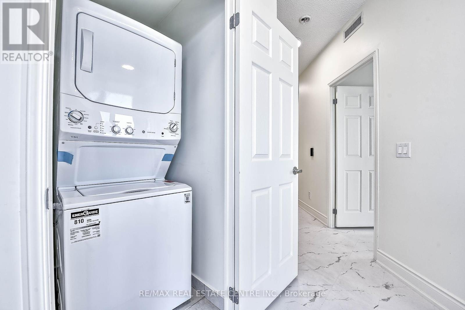 2116 - 339 Rathburn Road W, Mississauga, Ontario  L5B 0K6 - Photo 19 - W12438283