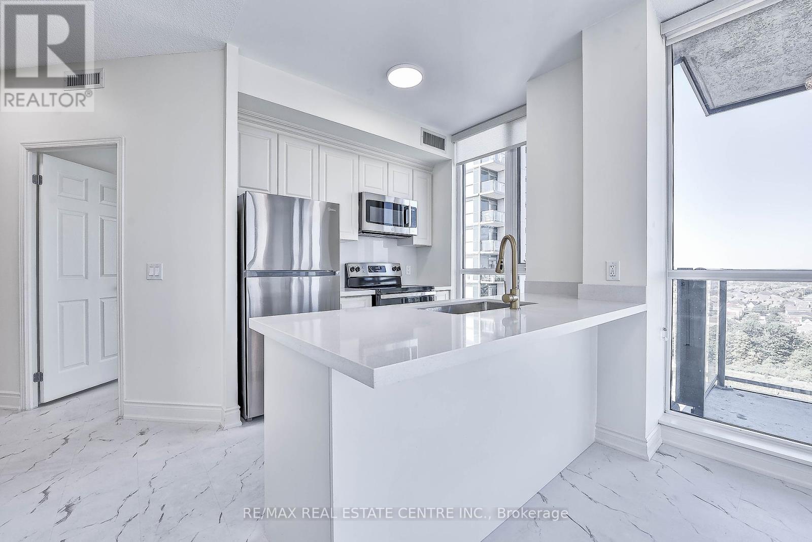 2116 - 339 Rathburn Road W, Mississauga, Ontario  L5B 0K6 - Photo 20 - W12438283