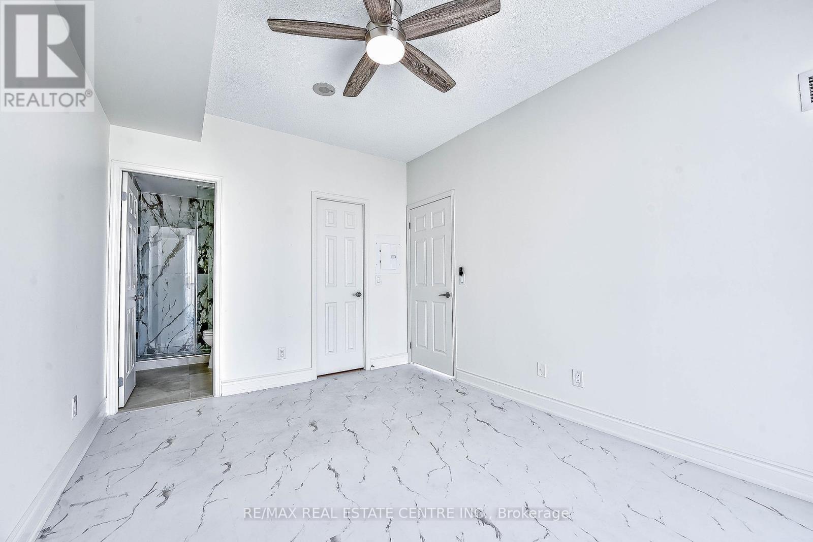 2116 - 339 Rathburn Road W, Mississauga, Ontario  L5B 0K6 - Photo 27 - W12438283