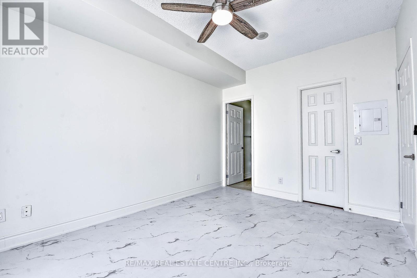 2116 - 339 Rathburn Road W, Mississauga, Ontario  L5B 0K6 - Photo 28 - W12438283