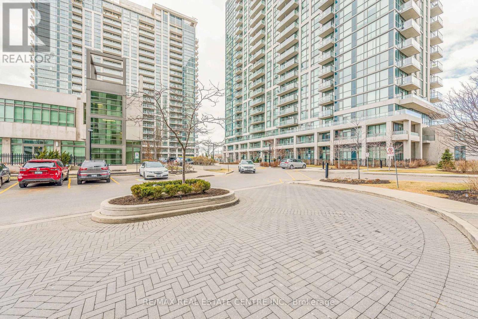 2116 - 339 Rathburn Road W, Mississauga, Ontario  L5B 0K6 - Photo 3 - W12438283