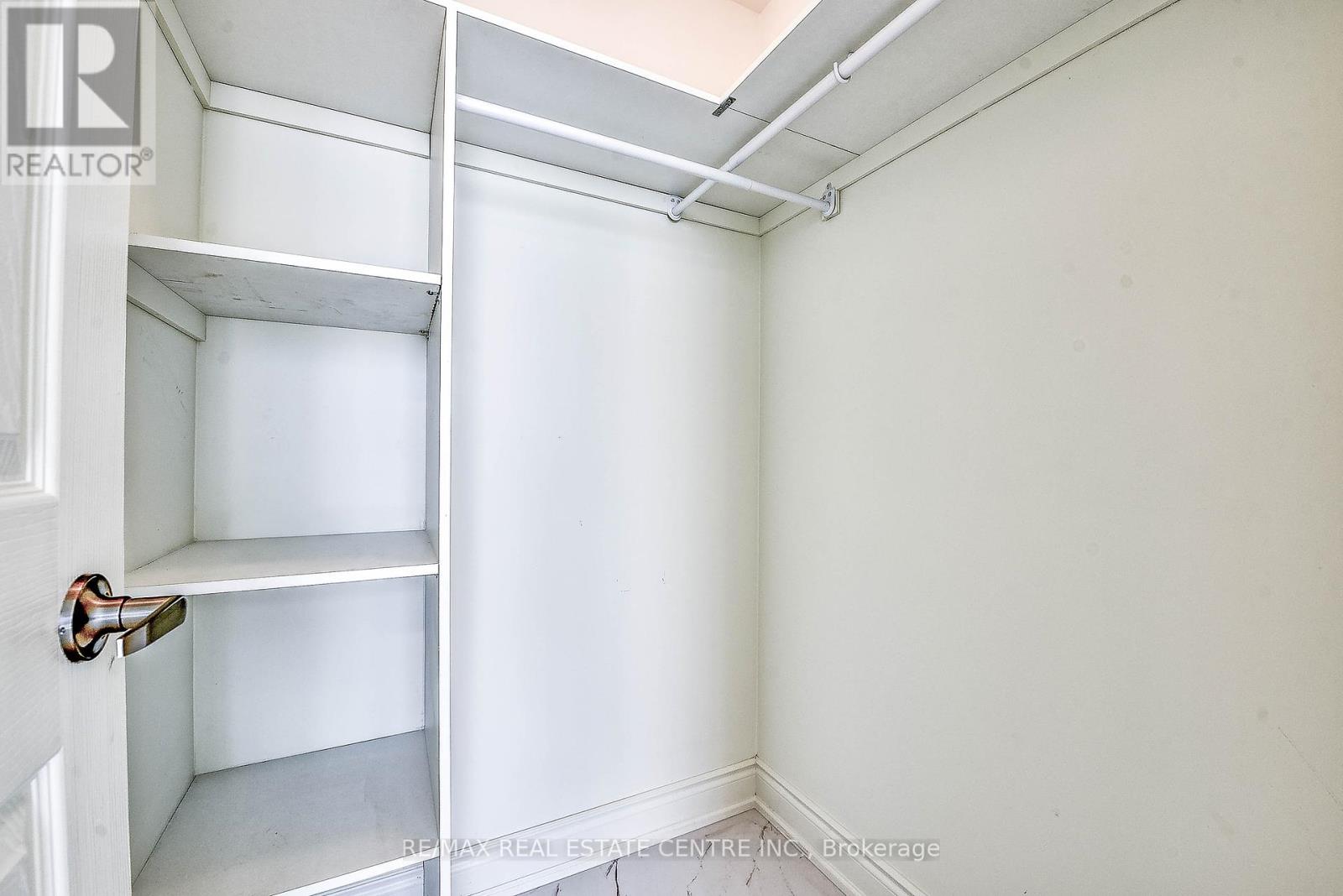 2116 - 339 Rathburn Road W, Mississauga, Ontario  L5B 0K6 - Photo 30 - W12438283