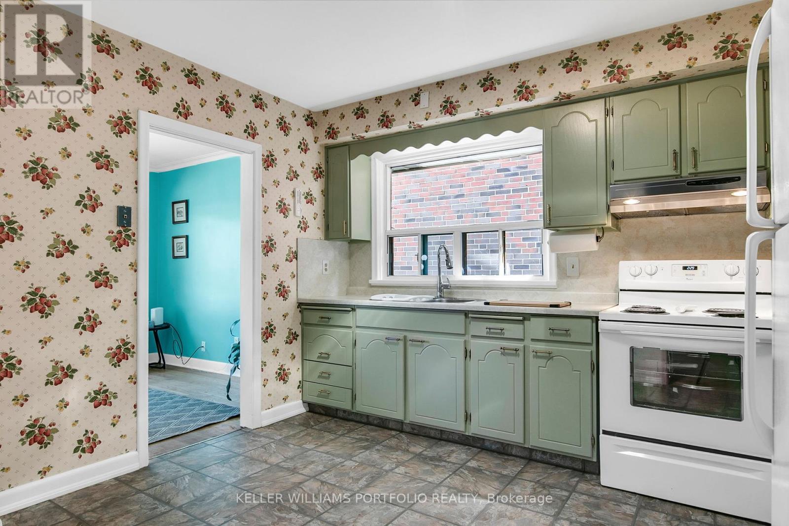 106 Botfield Avenue, Toronto, Ontario  M9B 4E5 - Photo 14 - W12438310