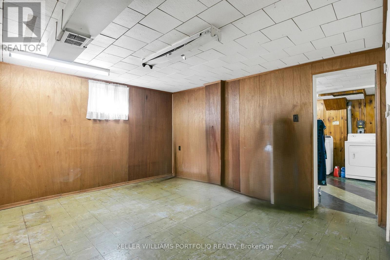 106 Botfield Avenue, Toronto, Ontario  M9B 4E5 - Photo 25 - W12438310