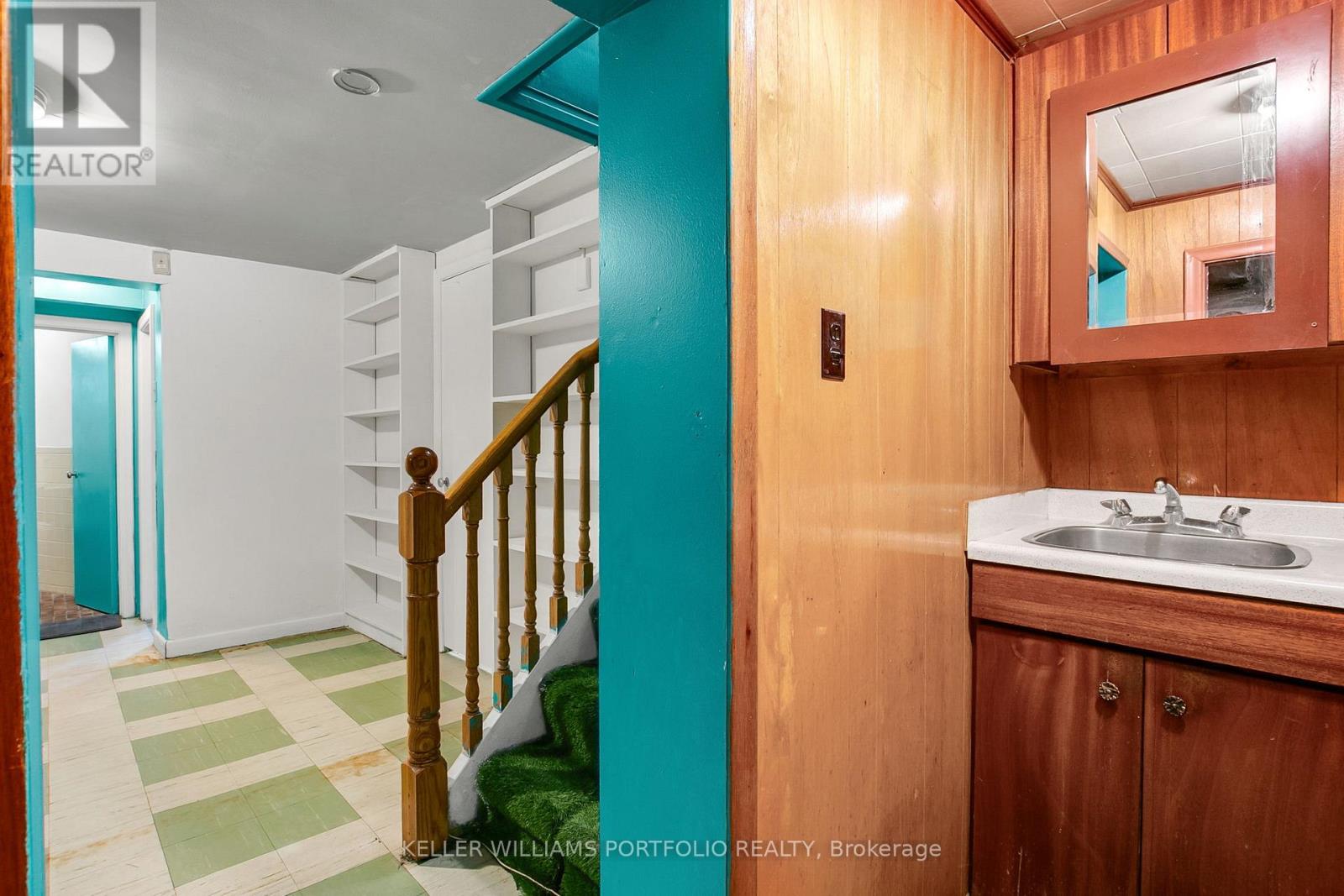 106 Botfield Avenue, Toronto, Ontario  M9B 4E5 - Photo 27 - W12438310