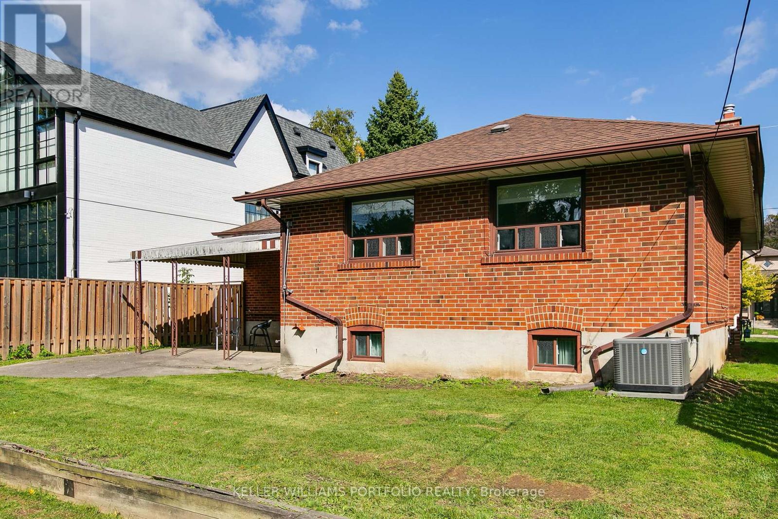 106 Botfield Avenue, Toronto, Ontario  M9B 4E5 - Photo 31 - W12438310
