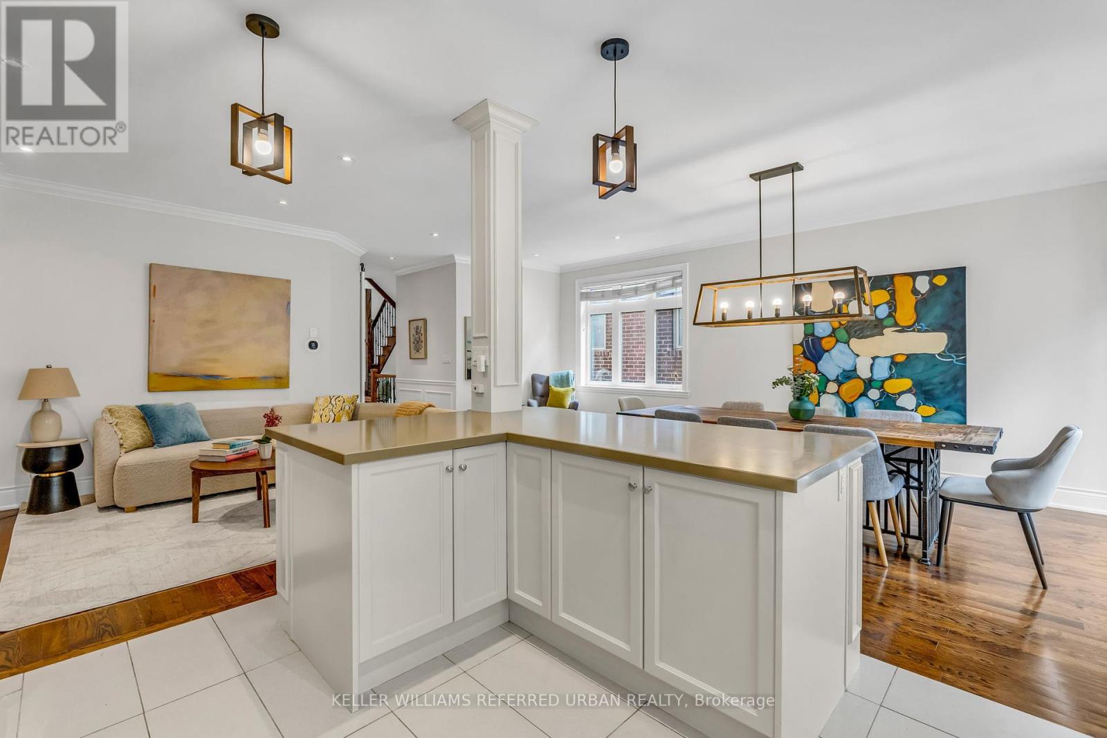31 Bisset Avenue, Toronto, Ontario  M8W 2T1 - Photo 10 - W12438313