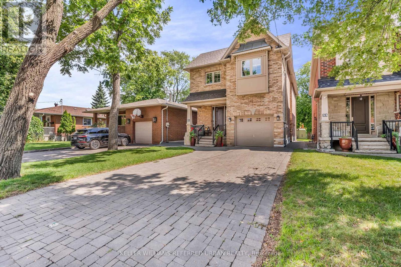 31 Bisset Avenue, Toronto, Ontario  M8W 2T1 - Photo 2 - W12438313