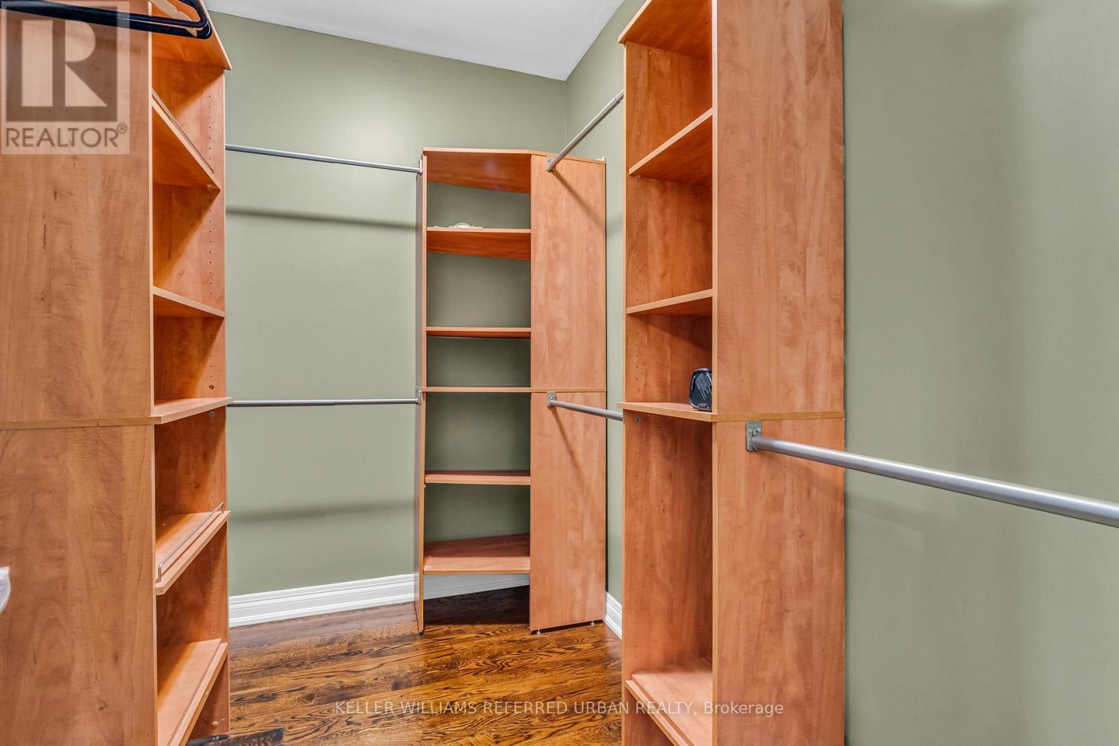 31 Bisset Avenue, Toronto, Ontario  M8W 2T1 - Photo 24 - W12438313