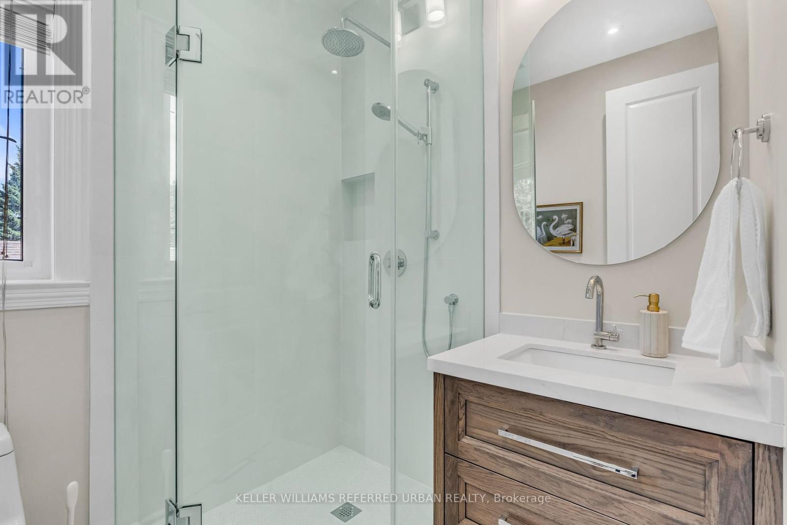 31 Bisset Avenue, Toronto, Ontario  M8W 2T1 - Photo 25 - W12438313