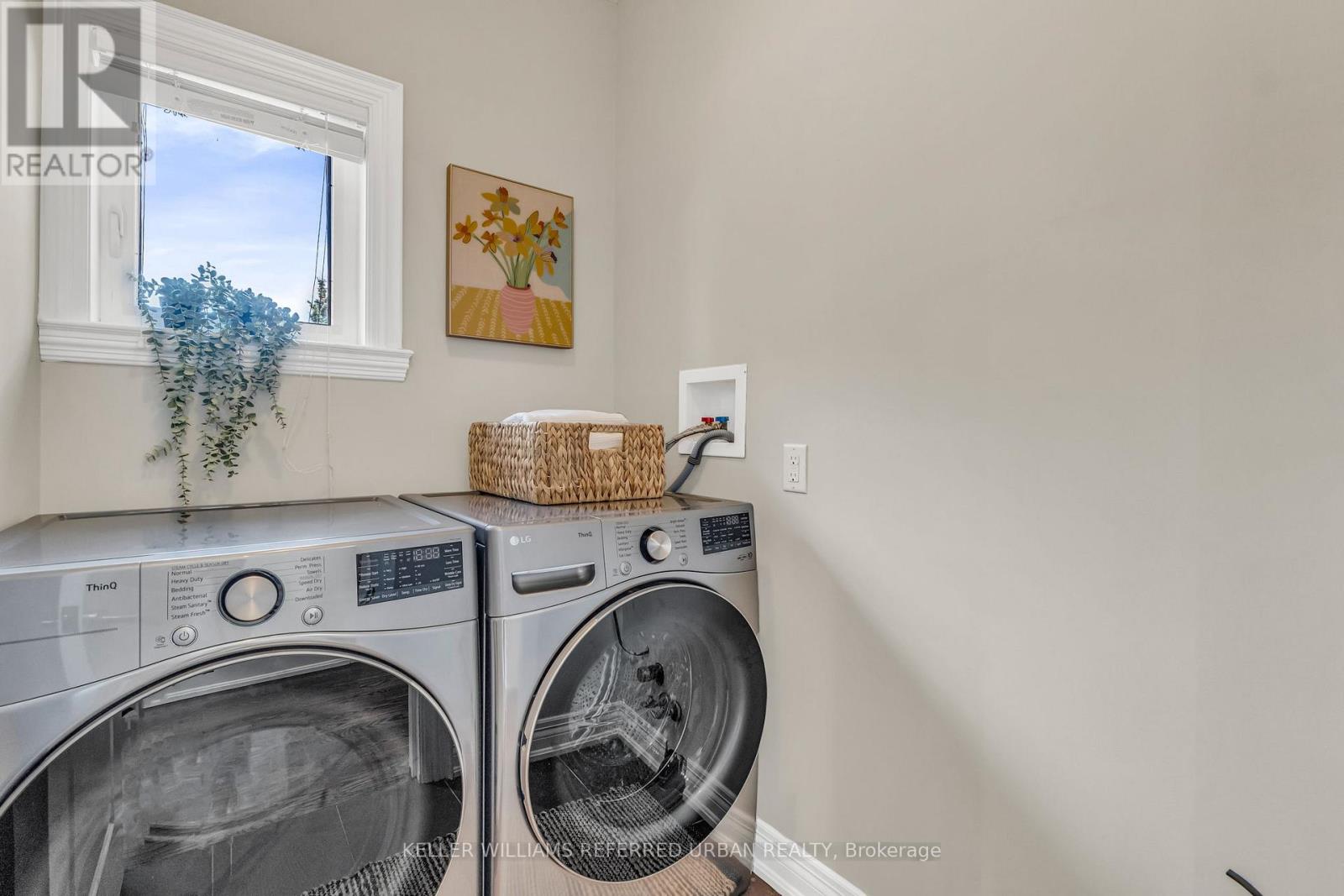 31 Bisset Avenue, Toronto, Ontario  M8W 2T1 - Photo 32 - W12438313